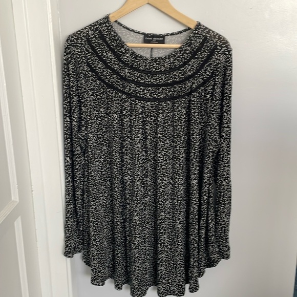 Lane Bryant Tops - Lane Bryant Black and white Dot Blouse women size 14